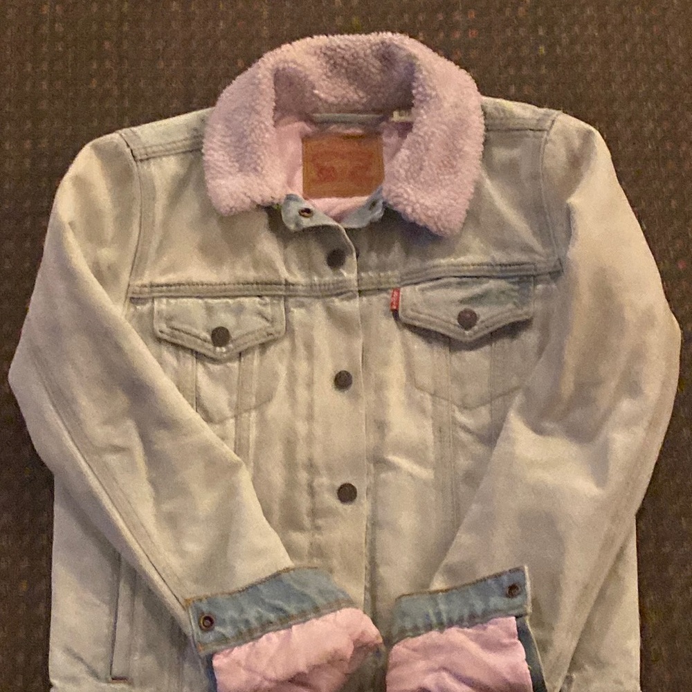 Levi’s jacket size S, excellent used condition. Quilted lining